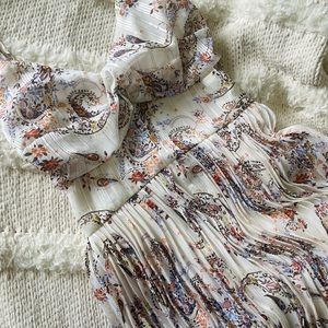 francesca's Josephine Paisley Pleated Midi Dress NWOT- SOLD OUT ONLINE 💚